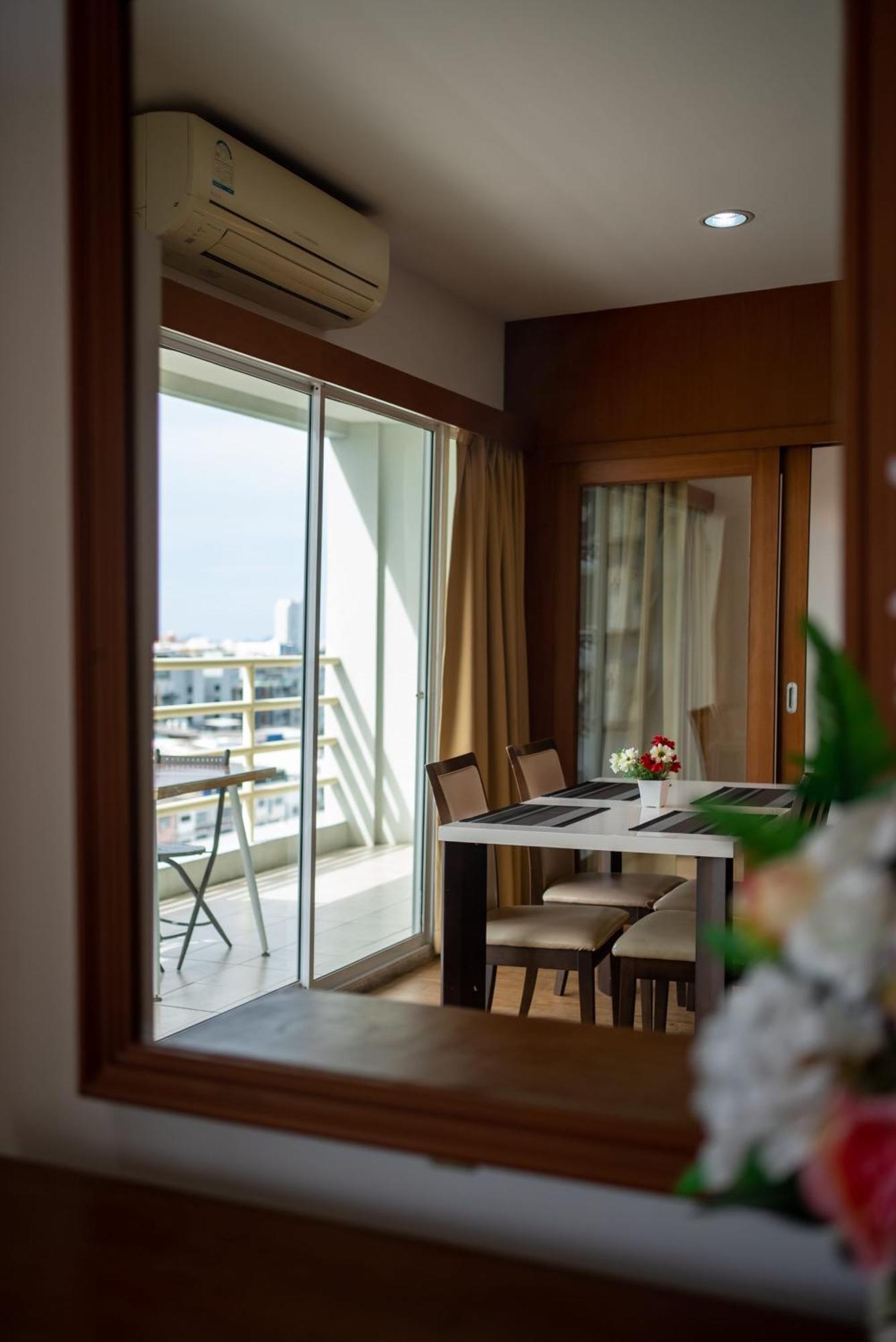 Hotel Vtsix At View Talay 6 Pattaya Exteriér fotografie